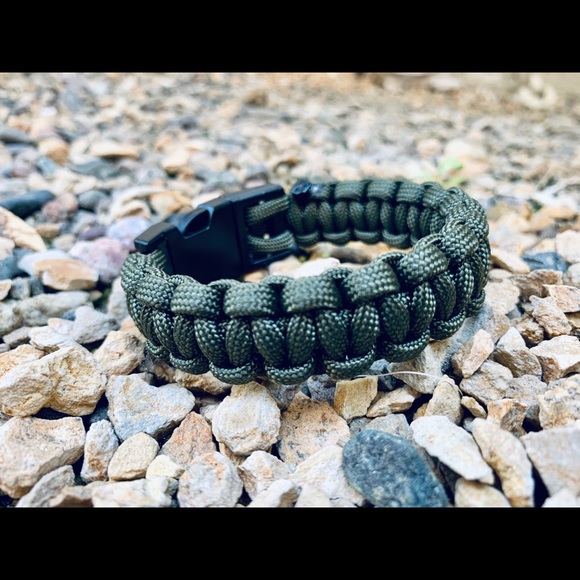 Men’s Paracord Survival Bracelet - Picture 5 of 5